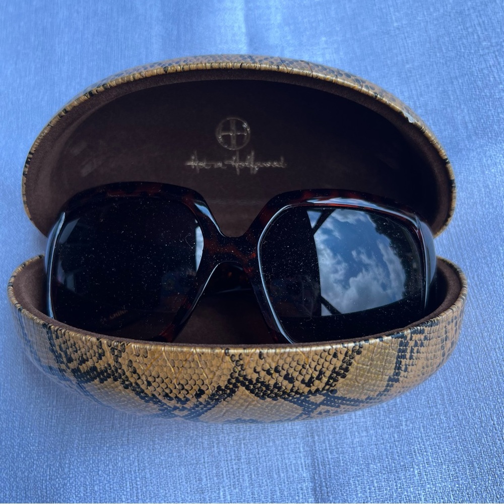 Womens new Hot in Hollywood‎ Tortoise print rhinestone sunglasses - Picture 3 of 6